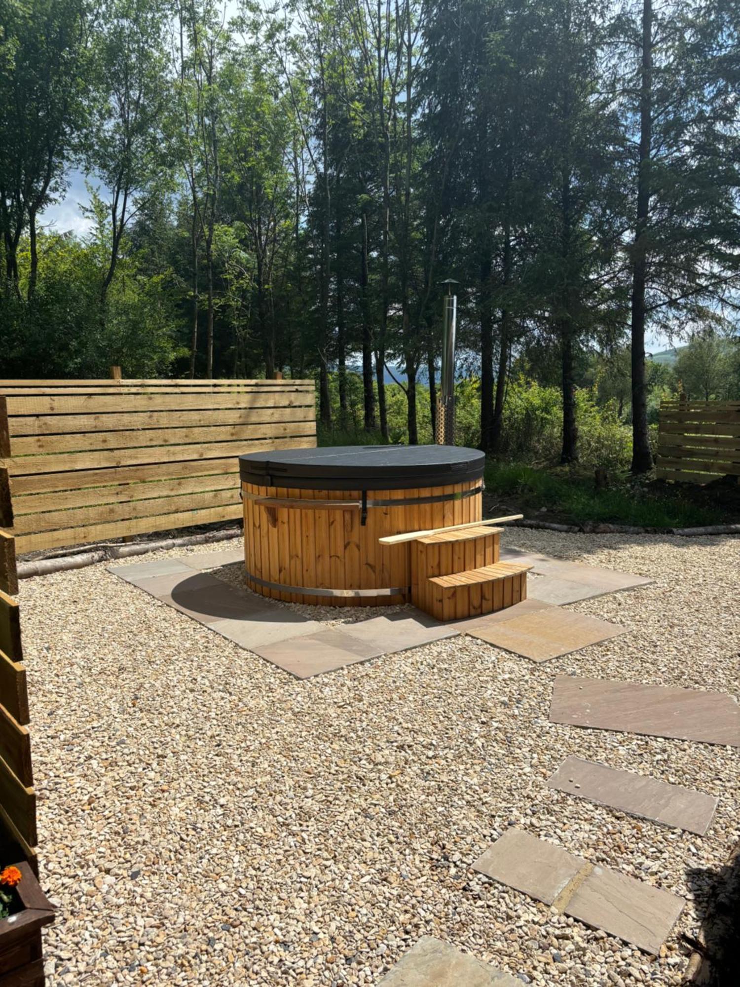 Celtic Minor Pods Villa Ystalyfera Ngoại thất bức ảnh