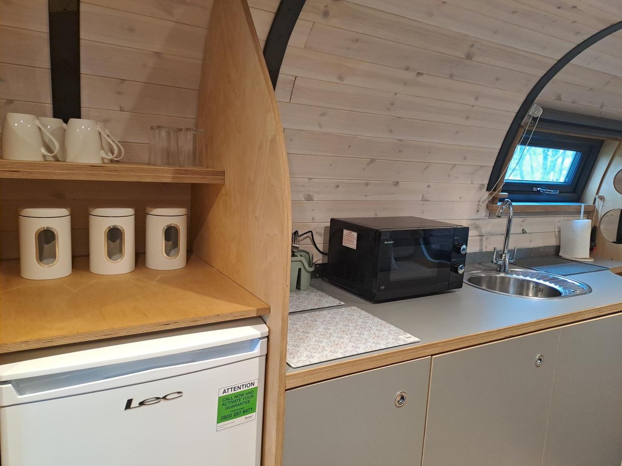 Celtic Minor Pods Villa Ystalyfera Ngoại thất bức ảnh